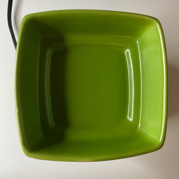 Retired Scentsy Wax Warmer Square Classic Curve Green Rounded Full Size - Picture 8 of 11